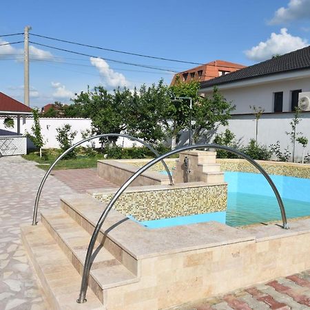 Hotel Vila Angela Felix à Sînmartin Extérieur photo