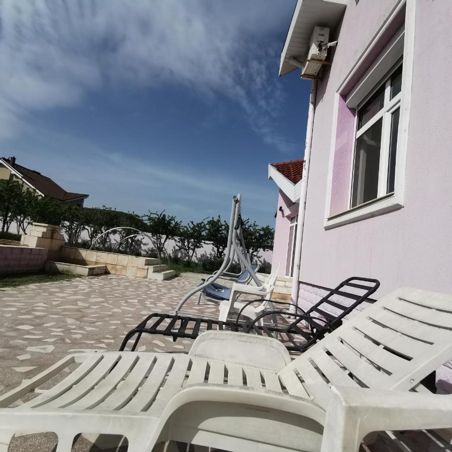 Hotel Vila Angela Felix à Sînmartin Extérieur photo