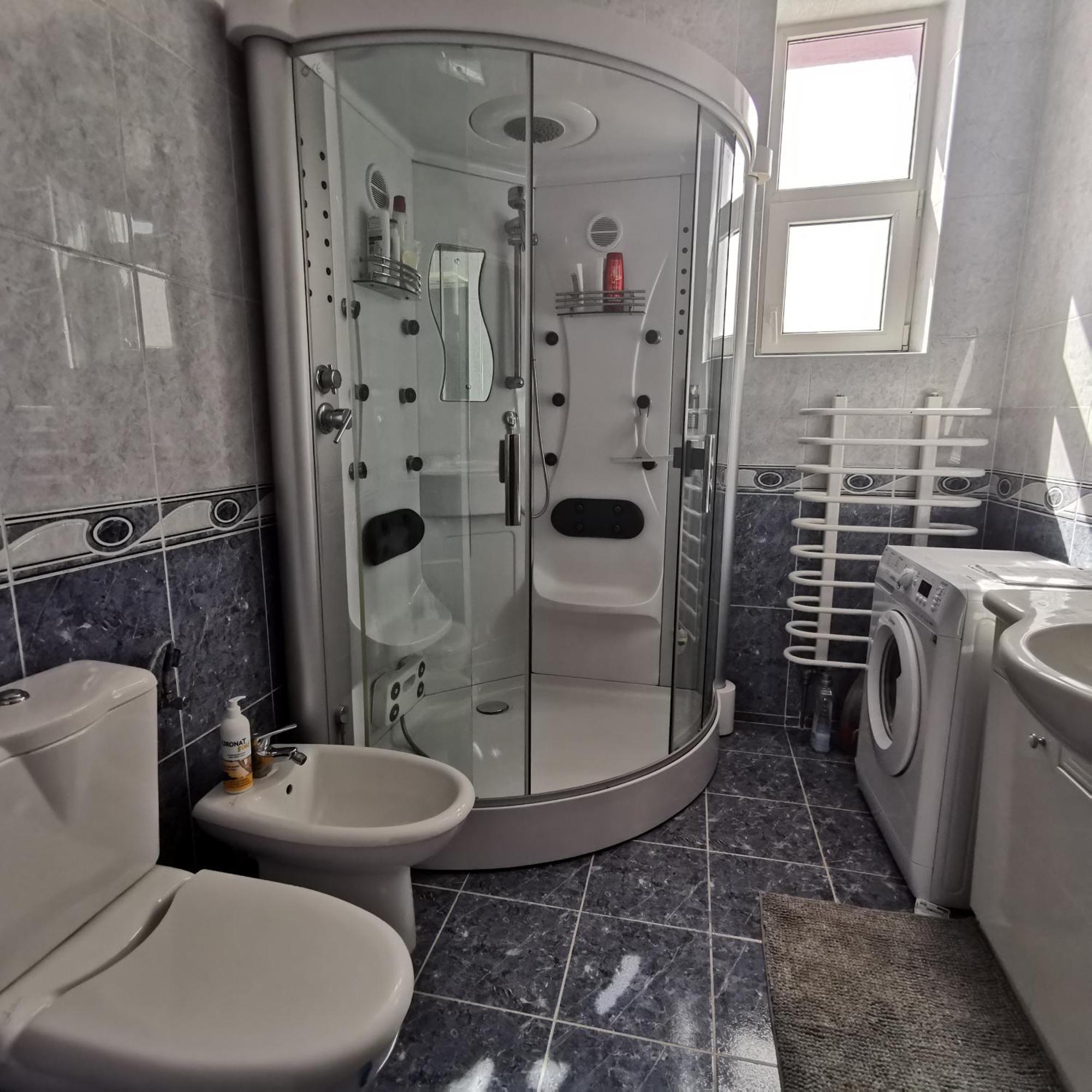 Hotel Vila Angela Felix à Sînmartin Extérieur photo