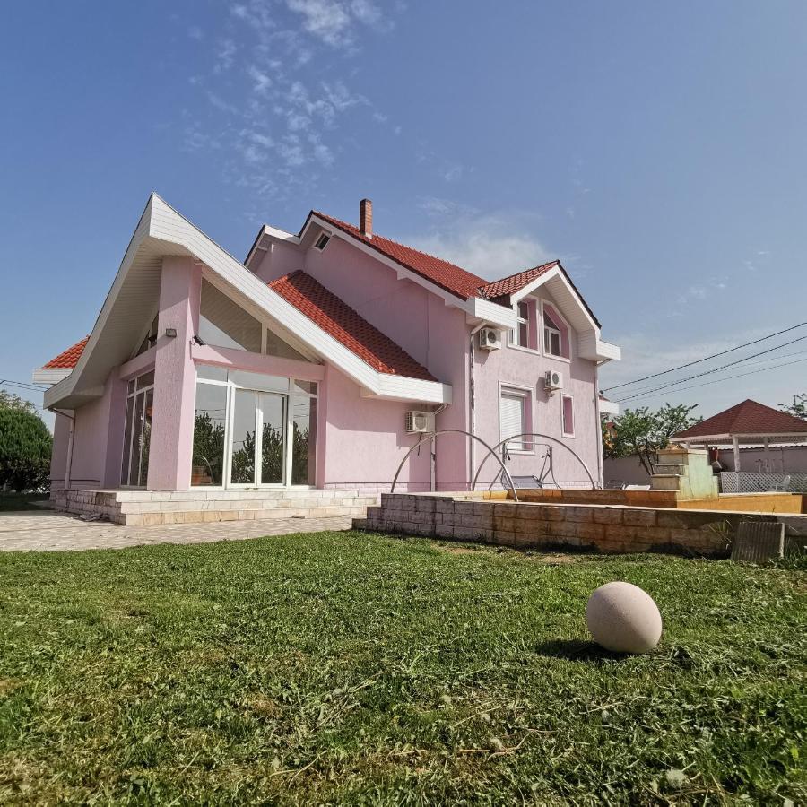 Hotel Vila Angela Felix à Sînmartin Extérieur photo